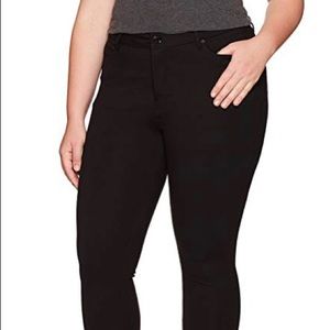 Rebel Wilson X angels the super bass